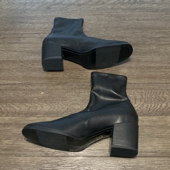 NOVACAS Talia Stretch Vegan Leather Bootie In Black | Size 41/10 - Picture 3 of 15